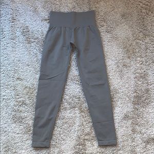 Nvgtn olive solid seamless leggings